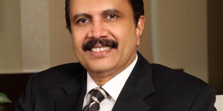 250 കോടി രൂപ കേരള സര്‍ക്കാരിന് സംഭാവന ചെയ്യുമെന്ന് ഡോ. ആസാദ് മൂപ്പന്റെ കുടുംബം.