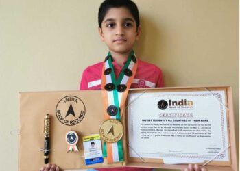 റാസൽഖൈമയിലെ ആ വീട്ടിൽ 7വയസ്സുകാരനെ തേടിയെത്തിയത് ഇന്ത്യൻ ബുക് ഓഫ് റെക്കോർഡ്..അതും മാപ്പ് നോക്കിക്കൊണ്ട്.