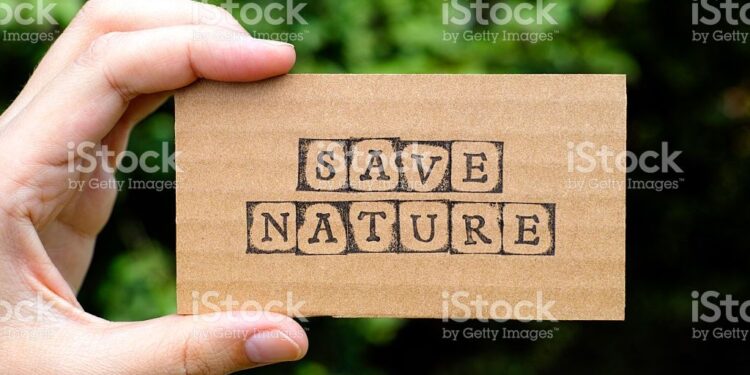 കാത്ത് കൊള്ളണം നാം ഈ പ്രകൃതിയേ കടമയാണത് മറക്കരുത്.