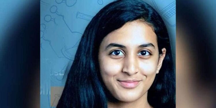 വിവിധ രാജ്യങ്ങളിൽ സ്വന്തം രാജ്യത്തിന്റെ പേര് ഉയർത്തി കാട്ടി രണ്ടുപേർ…”അനിക ചെബ്രോലു”, “ഗൗരവ് ശർമ്മ”.