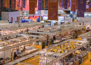 SIBF ലെ മുഴുവൻ പ്രസാധർക്കായ് 10മില്ല്യൺ ദിർഹം  അനുവദിച്ച് കൊണ്ട് ആഗോള പുസ്തക വ്യവസായങ്ങൾക്ക് പിന്തുണയുമായ് ഷാർജാ ഭരണാധികാരി സുൽത്താൻ അൽഖാസിമി