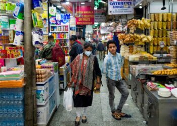 കോവിഡ്-19 നിയമലംഘനം നടത്തിയ 3 ബിസിനസ്സ് സ്ഥാപങ്ങൾക്ക് ദുബായ് ഏകോണോമി പിഴ ചുമത്തി