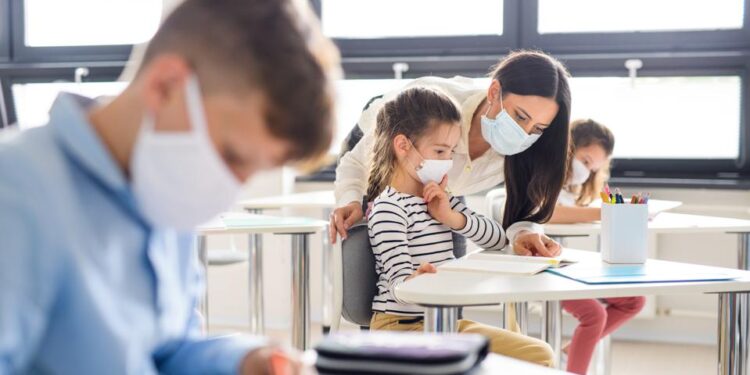 അബുദാബിയിലെ സ്വകാര്യ സ്കൂളുകൾ ജനുവരി മുതൽ വിദ്യാർത്ഥികളെ സ്വീകരിക്കാൻ തയാറെടുക്കുന്നു