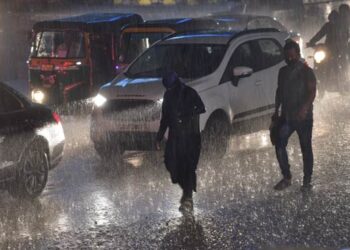 യുഎഇയിൽ മഴ മുന്നറിയിപ്പുമായി എൻ.സി.എം.