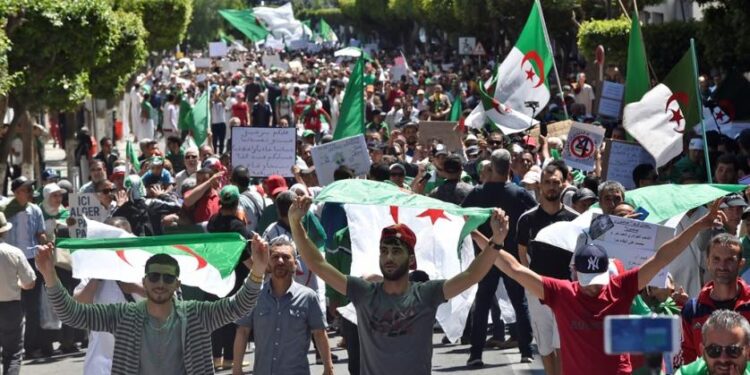 അൾജീരിയൻ റെവല്യൂഷൻ ദിനത്തിൽ ആശംസകളുമായി ഷെയ്ഖ് ഖലീഫ ബിൻ സയ്ദ് അൽ നഹ്യാൻ