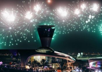 പുതുവത്സരാഘോഷത്തിന്റെ ഭാഗമായ് 35 മിനിട്ട് നീണ്ടു നിൽക്കുന്ന വെടിക്കെട്ട് പുതിയ ഗിന്നസ് റെക്കോർഡി നൊരുങ്ങി അബുദാബി