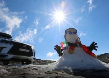 മരുഭൂമിയിൽ ഇനി ഐസ് വെള്ളത്തിന്റെ നാളുകൾ.. താപനില ഇനിയും കുറയുമെന്ന് കാലാവസ്ഥാ നിരീക്ഷണ കേന്ദ്രം…