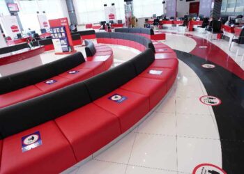 ദുബായിലെ ഡ്രൈവർമാർക്ക് ആദരവായി “ദുബായ് വേ” ബാഡ്ജ് നൽകി ആ.ടി.എ