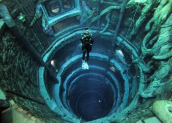 ഇനി നിങ്ങൾക്കും നീരാടാം ദുബായിലെ വേൾഡ് റെക്കോഡ് നീന്തൽ കുളത്തിൽ.