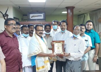 ഗോൾഡൻ ഹീറോ അവാർഡ് ജേതാക്കളെ ഇൻകാസ് ഷാർജ സ്റ്റേറ്റ് കമ്മിറ്റി ആദരിച്ചു.