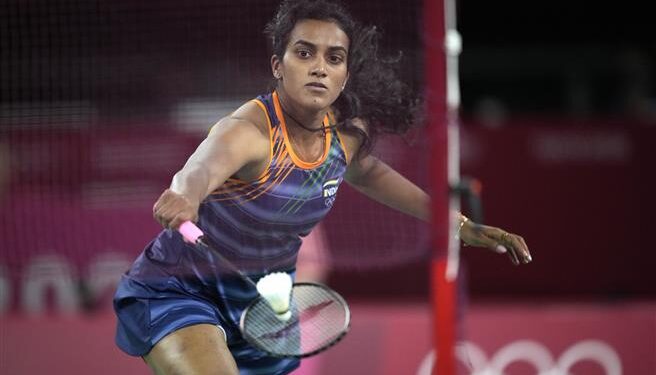 ടോക്കിയോ 2020: പിവി സിന്ധുവിന് വെങ്കലം ഒളിമ്പിക്സിൽ  രണ്ട് മെഡലുകൾ നേടുന്ന രാജ്യത്തിൻറെ ചരിത്രവനിതയായി പി വി സിന്ധു