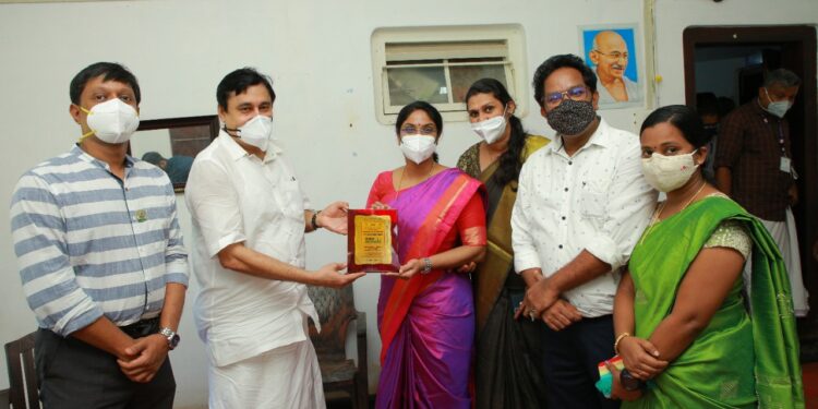 ഇന്ത്യയിലെ ഏറ്റവും മികച്ച ഐ വി എഫ് ഡോക്ടര്‍ അവാര്‍ഡ് ഡോ. അശ്വതികുമാരന്‍ കരസ്ഥമാക്കി. ഐ വി എഫ് സെന്റര്‍ അവാര്‍ഡ് കോട്ടക്കല്‍ ആസ്റ്റര്‍ മിംസിന്.