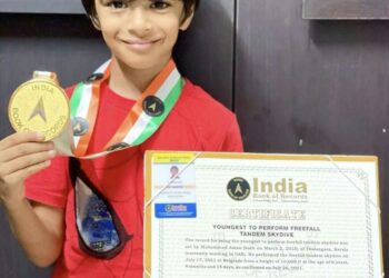 മേഘങ്ങൾക്കിടയിലൂടെ ഒരു കുഞ്ഞുകിളിയായ് പറന്നു റെക്കോർഡ് കരസ്ഥമാക്കി കാസർഗോഡിന്റെ സ്വന്തം അമൻ.