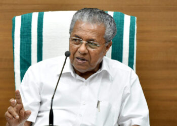 ഞായറാഴ്ച ലോക്ക്ഡൗണിൽ മാറ്റമില്ല വാക്സിനേഷൻ കുറഞ്ഞ ജില്ലകളിൽ ടെസ്റ്റിംഗ് വ്യാപകമാക്കാൻ മുഖ്യമന്ത്രി നിർദ്ദേശിച്ചു