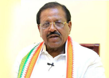 കഴിഞ്ഞ 18 വർഷം ഡിസിസി പ്രസിഡന്റ്മാർ ആരവണമെന്നു തീരുമാനിച്ചവർ ഇനി പുതിയ പാർട്ടി ഉണ്ടാക്കി അവര്ക്കിഷ്ട്ടമുള്ളവരെ നിയമിക്കട്ടെ എന്ന് രാജ്മോഹൻ ഉണ്ണിത്താൻ.