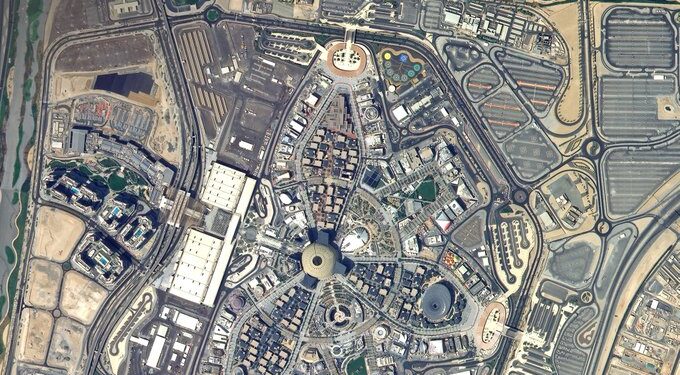 എക്സ്പോ 2020 ദുബായ്: ബഹിരാകാശത്ത് നിന്നുള്ള അതിശയകരമായ ഫോട്ടോ ലോകത്തെ സ്വീകരിക്കാൻ ദുബായ് ഒരുങ്ങി കഴിഞ്ഞിരിക്കുന്നു