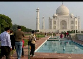 ഒക്ടോബർ 15 മുതൽ വിദേശ വിനോദസഞ്ചാരികൾക്കായി നിബന്ധനകളോടുകൂടി ഇന്ത്യ വീണ്ടും തുറക്കും.