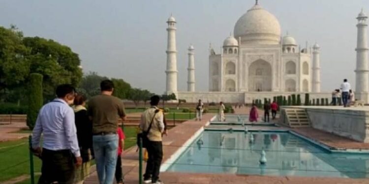 ഒക്ടോബർ 15 മുതൽ വിദേശ വിനോദസഞ്ചാരികൾക്കായി നിബന്ധനകളോടുകൂടി ഇന്ത്യ വീണ്ടും തുറക്കും.