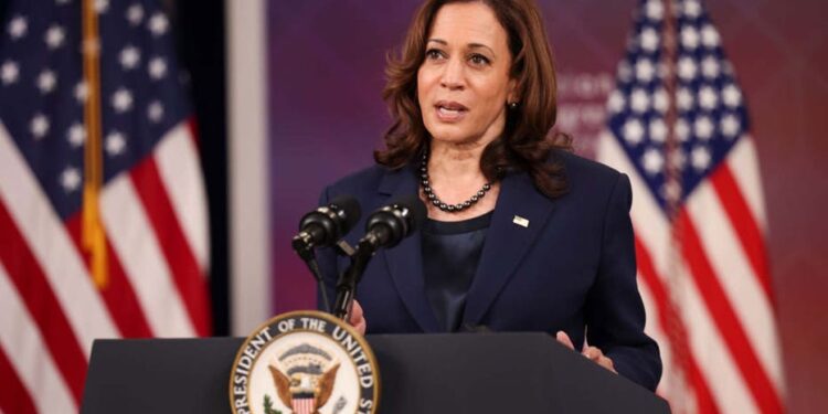 കോവിഡ് -19: ബൂസ്റ്റർ ഡോസ് സ്വീകരിച്ച് അമേരിക്കൻ വൈസ് പ്രസിഡന്റ്‌