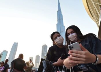 യുഎഇയിൽ മാസ്ക് ധരിക്കണമെന്ന വ്യവസ്ഥയിൽ മാറ്റമില്ലെന്ന് ദേശീയ അത്യാഹിത ദുരന്ത നിവാരണ സമിതി