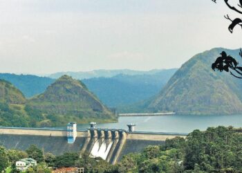 പെരിയാർ തീരത്തുള്ളവർക്ക് ജാഗ്രത നിർദ്ദേശം: എറണാകുളം വെള്ളപ്പൊക്ക ഭീഷണിയിൽ