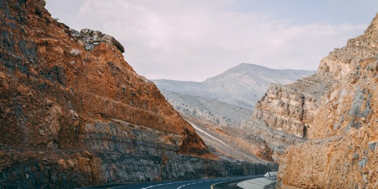 കോവിഡിന് ശേഷം യുഎഇയുടെ വിനോദസഞ്ചാരമേഖല ശക്തിപ്പെടുന്നതിനിടെ യുഎഇ മലനിരകൾ ലോകശ്രദ്ധയാകർഷിക്കുന്നു