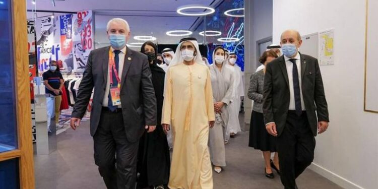 യുഎഇ വൈസ് പ്രസിഡന്റും പ്രധാനമന്ത്രിയും ദുബായ് ഭരണാധികാരിയുമായ ഷെയ്ഖ് മുഹമ്മദ് ബിൻ റാഷിദ് അൽ മക്തൂം എക്സ്പോ 2020 ദുബായിലെ തന്റെ പര്യടനത്തിന്റെ രണ്ടാം ദിവസം സൗദി, ഒമാൻ പവലിയനുകൾ സന്ദർശിച്ചു