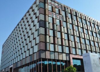 ദുബായ് എക്സ്പോ യിലെ ഇന്ത്യൻ പവലയിനിൽ സന്ദർശകരേറുന്നു .ഇന്ത്യയുടെ വൈവിധ്യവും നിക്ഷേപ സാധ്യതകളും പ്രതിഫലിപ്പിക്കുന്നതാണ് 450 കോടി ചെലവിൽ നിർമിച്ച എക്സ്പോ 2020 ഇന്ത്യ പവിലിയൻ