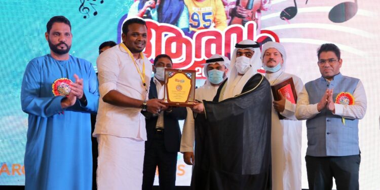 ആവേശമായി ആരവം ഉദ്ഘാടനം ഉമ്മുല്ഖുവൈന് രാജകുടുംബാംഗം ശൈഖ് മാജിദ് റാഷിദ് അല് മുഅല്ല നിര്വഹിച്ചു.