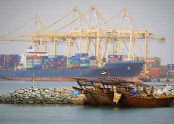 കോവിഡ് പ്രതിസന്ധികൾ മറികടന്ന് യുഎഇ തീരത്ത് ആഡംബര കപ്പലുകളുടെ വരവ് തുടങ്ങി