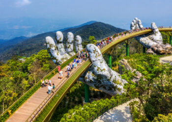 വിയറ്റ്നാം വിദേശ സഞ്ചാരികളെ സ്വാഗതം ചെയ്യുന്നു
