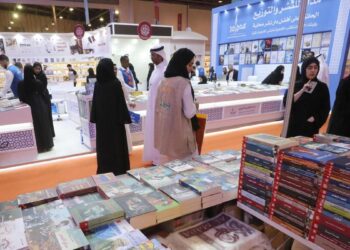 ജനശ്രദ്ധ നേടി ഷാർജ പുസ്തകമേള