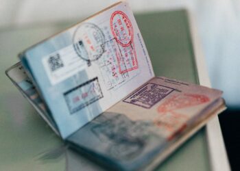 യുഎഇ കോവിഡ് മുന്നണിപ്പോരാളികൾക്കും അവരുടെ കുടുംബാംഗങ്ങൾക്കും ഗോൾഡൻ വിസ അനുവദിക്കും