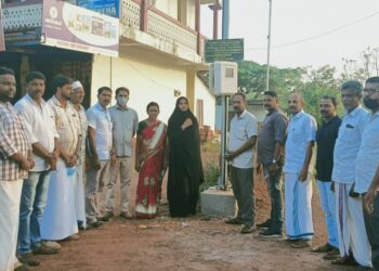 മീത്തൽ കോളിയടുക്കത്ത് സ്ഥാപിച്ച മിനിമാസ്‌റ്റ് ലൈറ്റ് സുഫൈജ അബൂബക്കർ ഉൽഘാടനം ചെയ്‌തു