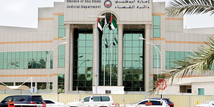 യു എ ഇയിൽ കരാർ അവസാനിപ്പിച്ച തൊഴിലാളികളെ രാജ്യം വിടാൻ തൊഴിലുടമകൾ നിർബന്ധിക്കരുതെന്ന് അബുദാബി ലേബർകോടതി.