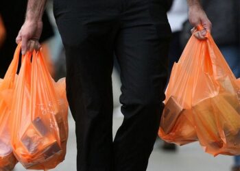 യു എഇയ്ക്ക് പിന്നാലെ ഖത്തറിലും ഒറ്റത്തവണ ഉപയോഗിച്ച് കളയുന്ന പ്ലാസ്റ്റിക് ബാഗുകൾക്കു നവംബർ 15 മുതൽ നിരോധനം ഏർപ്പെടുത്തുന്നു.