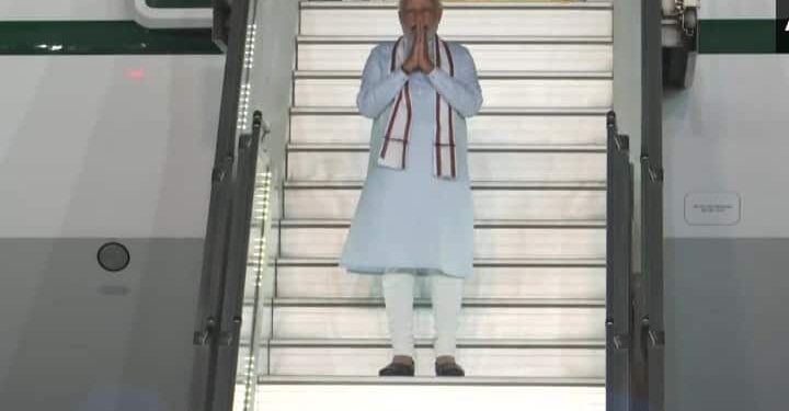 യുഎഇ സന്ദര്‍ശനം പൂര്‍ത്തിയാക്കി പ്രധാനമന്ത്രി നരേന്ദ്രമോദി ഇന്ത്യയിൽ തിരിച്ചെത്തി . 