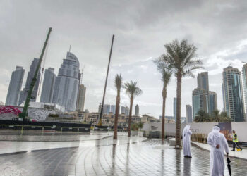 യുഎഇയിൽ ഇൗയാഴ്ച അവസാനത്തോടെവേനൽമഴ ലഭിക്കുമെന്ന് അധികൃതർ അറിയിച്ചു.