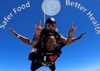 ഭക്ഷ്യ സുരക്ഷാ ആകാശത്തോളം ഉയർത്തിക്കാട്ടി ദുബായ് ഭക്ഷ്യ സുരക്ഷാ ഉദ്യോഗസ്ഥൻ