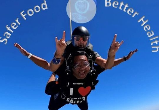 ഭക്ഷ്യ സുരക്ഷാ ആകാശത്തോളം ഉയർത്തിക്കാട്ടി ദുബായ് ഭക്ഷ്യ സുരക്ഷാ ഉദ്യോഗസ്ഥൻ