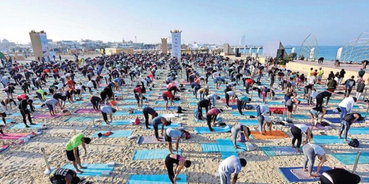 അന്താരാഷ്ട്ര യോഗാ ദിനത്തിൽ അറിയാം ലോകത്തിലെ ഏറ്റവും പ്രായംകുറഞ്ഞ യോഗാ പരിശീലകനെ ഇന്ത്യൻ ബാലൻ റെയാൻശ് സുറാനി