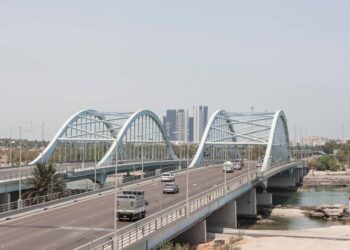 അബൂദബി അൽ മഖ്ത പാലം  ഭാഗികമായി അടച്ചിടുന്നത്  ശനിയാഴ്ച വരെതുടരുമെന്ന് അധികൃതർ അറിയിച്ചു.