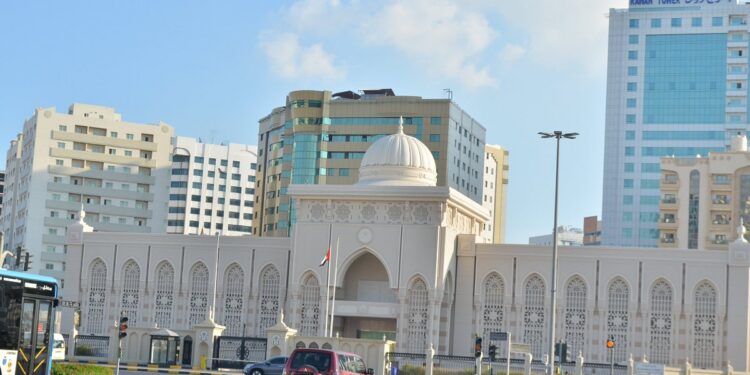 ഷാര്‍ജയിലെ അല്‍ മിന സ്‍ട്രീറ്റിലെ അറ്റകുറ്റപ്പണികള്‍ക്കായി ഷാര്‍ജ ബുര്‍ജ് സ്‍ക്വയര്‍ ജൂലൈ ആറ് ആയ ഇന്ന് മുതല്‍ പത്ത് ദിവസത്തേക്ക് അടച്ചിടും.