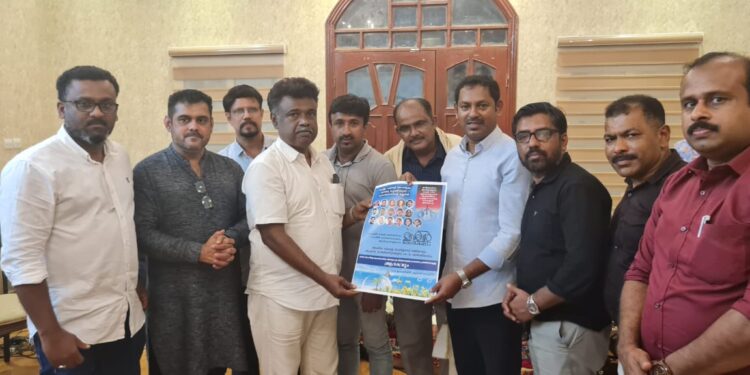 അഖില കേരള മാപ്പിളപ്പാട്ട് മത്സരവും സംജീർ ഓർക്കസ്ട്രയുടെ 40-ാം വാർഷികവും ബ്രോഷർ പ്രകാശനം നെല്ലറ ഷംസുദ്ദീൻ നിർവ്വഹിച്ചു .