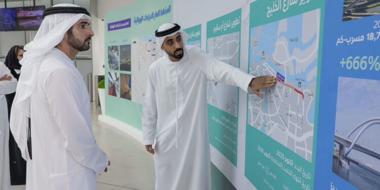 അടിസ്ഥാന സൗകര്യങ്ങളുടെ വികസനത്തിനും സ്മാർട്ട് ട്രാഫിക് സംവിധാനങ്ങൾ വിപുലീകരിക്കാനും ആർടിഎയുടെ തന്ത്രപ്രധാന പദ്ധതികൾ അവലോകനം ചെയ്ത് ഹംദാൻ ബിൻ മുഹമ്മദ്