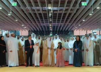 42 മത് ഷാർജ അന്താരാഷ്ട്ര പുസ്തകമേള ഹിസ് ഹൈനസ്സ്  ഷെയ്ഖ് ഡോ സുൽത്താൻ മുഹമ്മദ് അൽ ഖാസിമി ഉദ്ഘാടനം ചെയ്തു വായനയുടെ വിശ്വമേളക്ക്​  തുടക്കം കുറിച്ചു