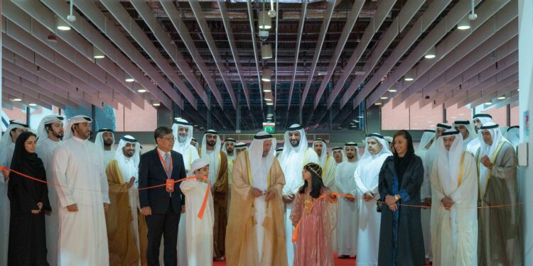 42 മത് ഷാർജ അന്താരാഷ്ട്ര പുസ്തകമേള ഹിസ് ഹൈനസ്സ്  ഷെയ്ഖ് ഡോ സുൽത്താൻ മുഹമ്മദ് അൽ ഖാസിമി ഉദ്ഘാടനം ചെയ്തു വായനയുടെ വിശ്വമേളക്ക്  തുടക്കം കുറിച്ചു