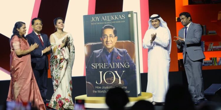 ജോയ് ആലുക്കാസിന്റെ ആത്മകഥ ‘സ്പ്രെഡിംഗ് ജോയ് ‘ ഷാർജ പുസ്തക മേളയിൽ പ്രകാശനം ചെയ്തു
