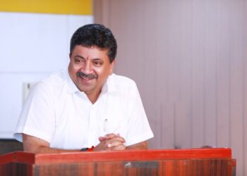 ഷാർജ അന്തർദേശിയ പുസ്തക മേളയിൽ ഇത്തവണ തമിഴിൽ നിന്ന് തമിഴ് നാട്ടിലെ ഐ ടി, ഡിജിറ്റൽ സേവന വകുപ്പ് മന്ത്രി ഡോ. പളനിവേൽ ത്യാഗരാജനും എഴുത്തുകാരൻ ബി ജയമോഹനും പങ്കെടുക്കും.