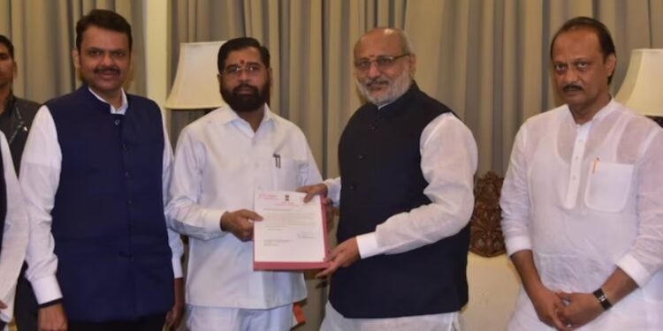 മഹാരാഷ്ട്ര മുഖ്യമന്ത്രി സ്ഥാനത്തെ ചൊല്ലിയുള്ള തര്ക്കം സമവായത്തിലേക്ക്; അടുത്ത മാസം ഒന്നിന് സത്യപ്രതിജ്ഞയെന്ന് സൂചന